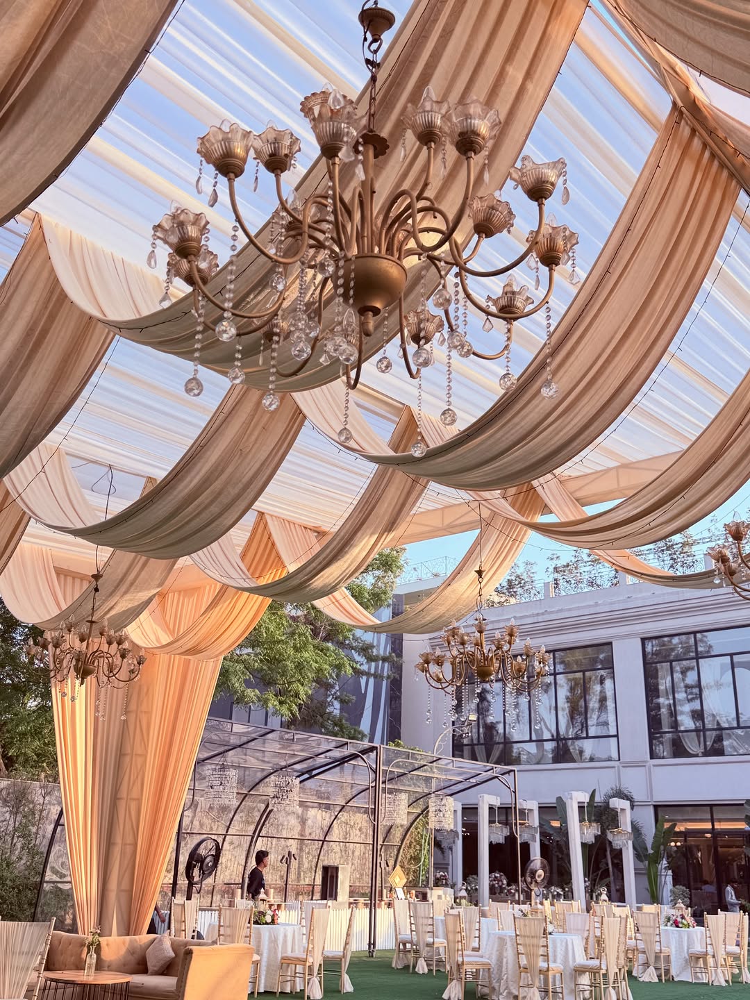 Draped Canopy & Chandelier